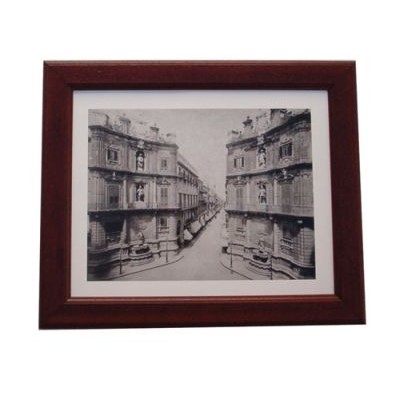 Cornice casale noce anticato con stampe assort. cm.10x15 sostituibili